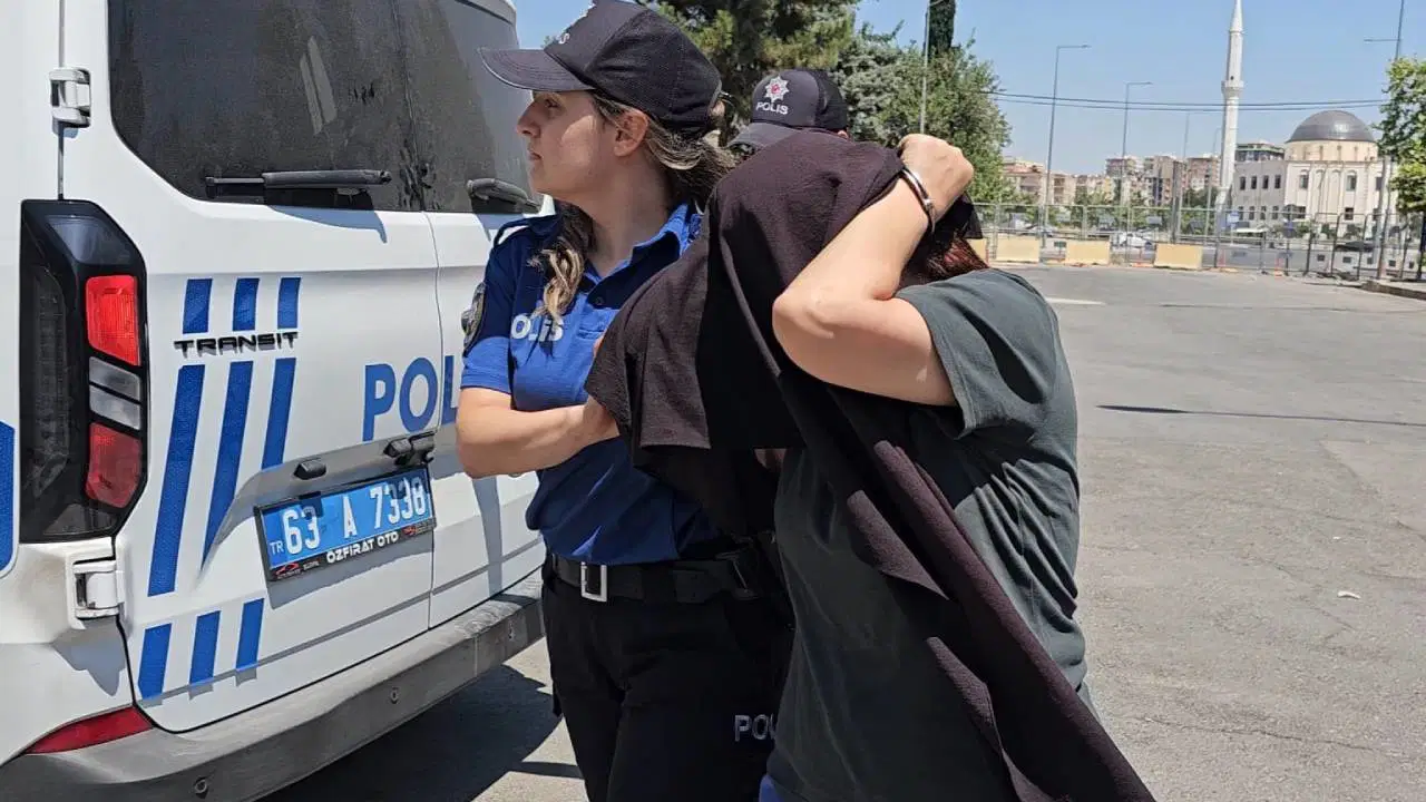 Hemsire kiyafetiyle bebek kacirmaya calisti supheli adliyeye sevk edildi Of4U8Yps