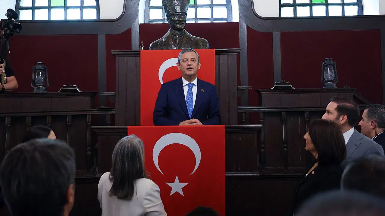 Son dakika ozgur ozelin a takimi belli oldu yeni parti myksinde kimler var XJJrh3ft